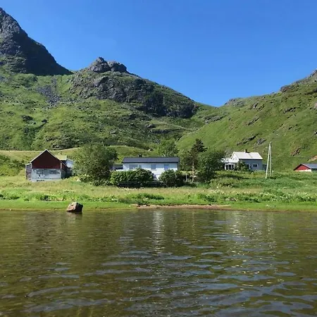 Seafront House In Fjord In The Middle Of Lofoten Ferienhaus Valberg