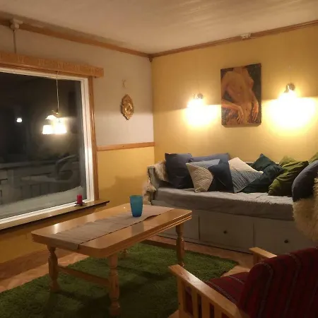 Seafront House In Fjord In The Middle Of Lofoten Сasa de vacaciones