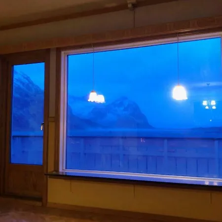 Seafront House In Fjord In The Middle Of Lofoten Ferienhaus *